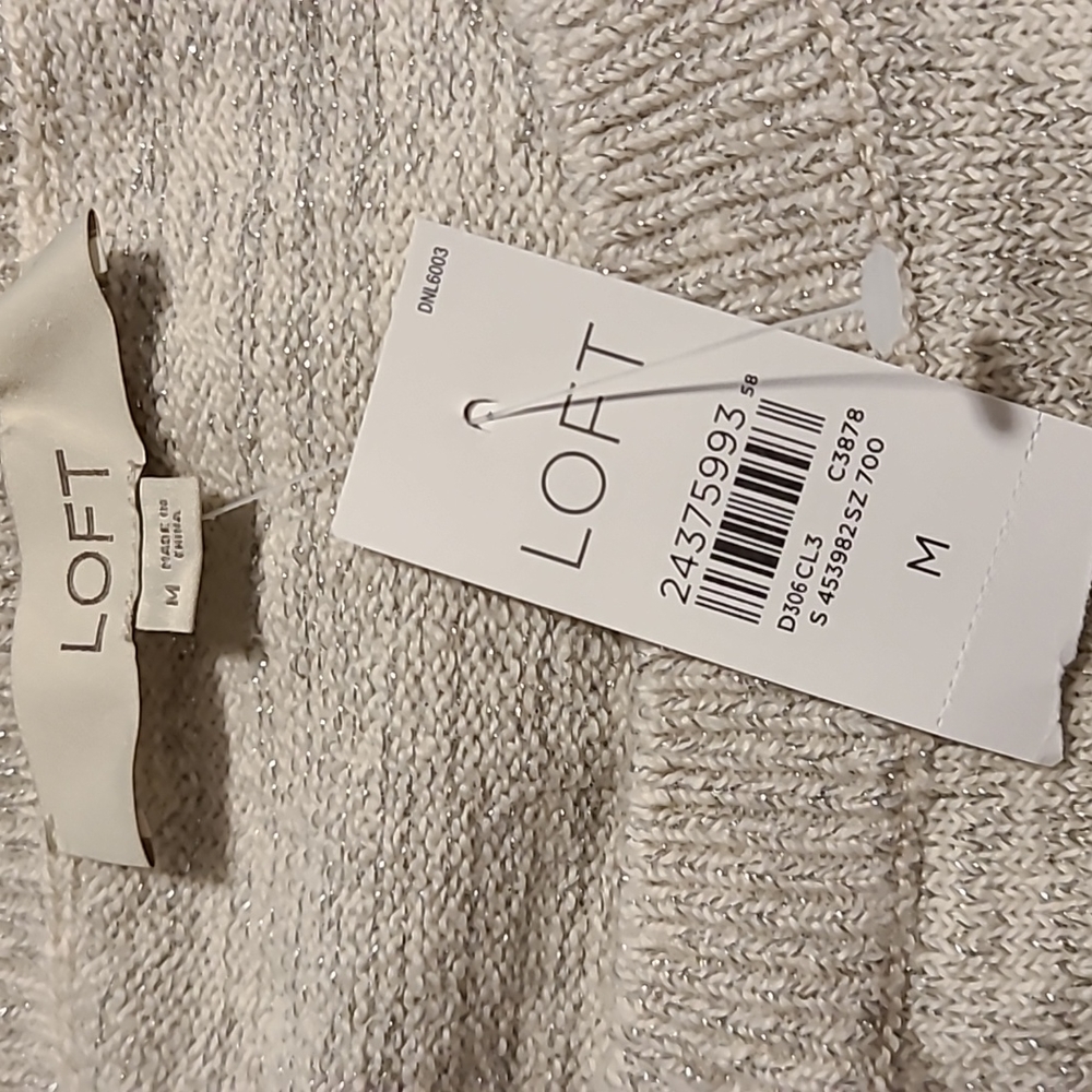 NWT, Loft, long sleeve, soft, swearer. Size M - Picture 4 of 8